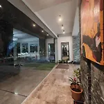 White Boutique Hotel-