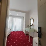 White Boutique Hotel-