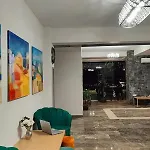 White Boutique Hotel- *