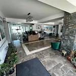 Hotel White Boutique Hotel-