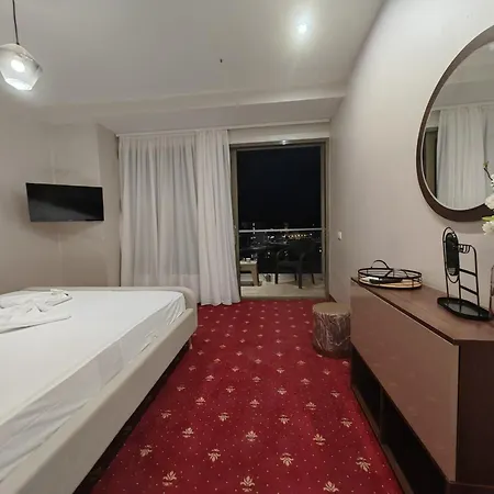 White Boutique Hotel-