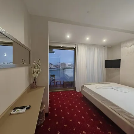 Hotel White Boutique Hotel- *