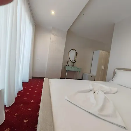 White Boutique Hotel- *