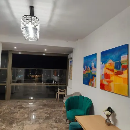 White Boutique Hotel- *