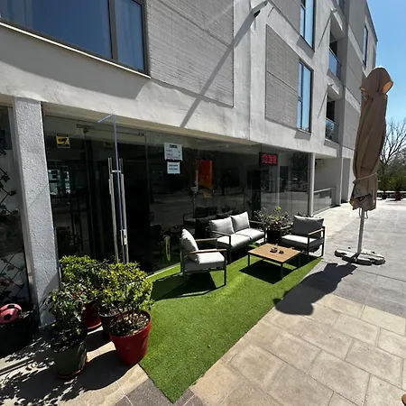 Hotel White Boutique Hotel- *