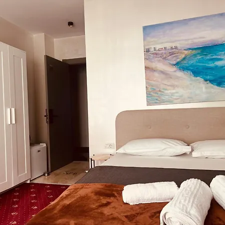 Hotel White Boutique Hotel- *