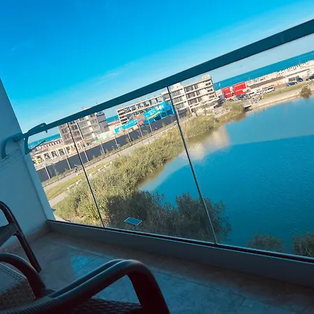 White Boutique Hotel- *