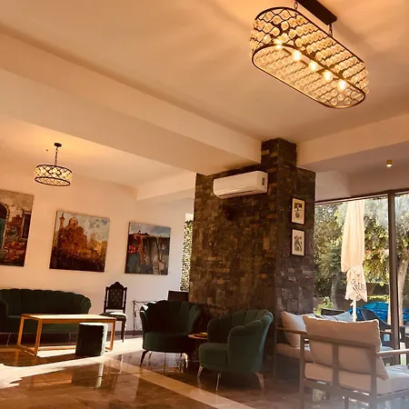 White Boutique Hotel- Hotel