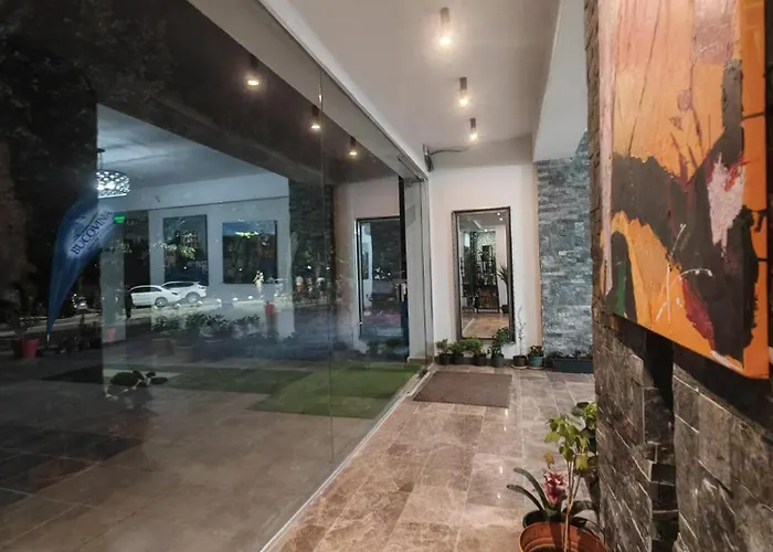 White Boutique Hotel-