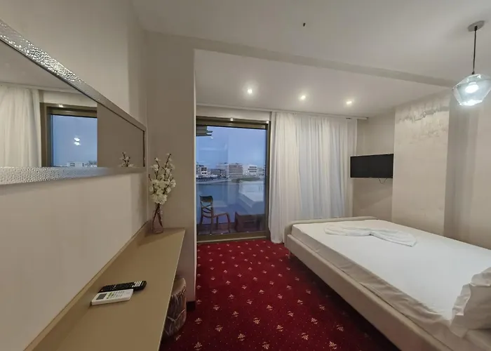 Szálloda White Boutique Hotel- *