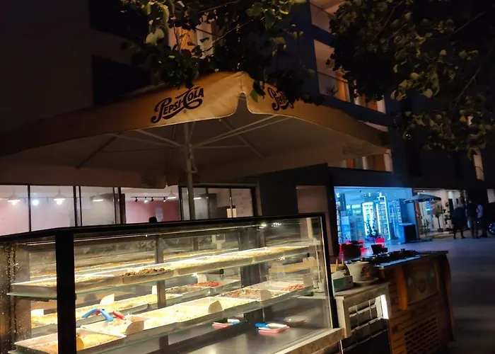 White Boutique Hotel- Szálloda Észak-Eforie