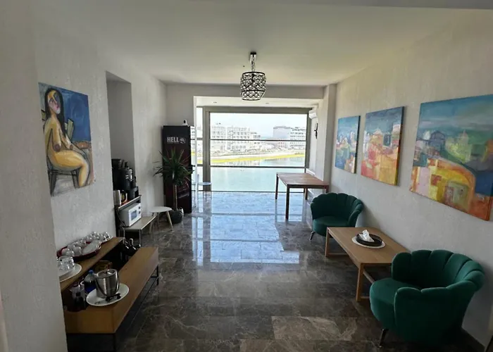 White Boutique Hotel- Szálloda *